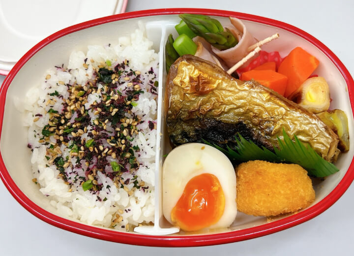 橋度先輩のランチは「手作り弁当派」いや～美味しそうですね！