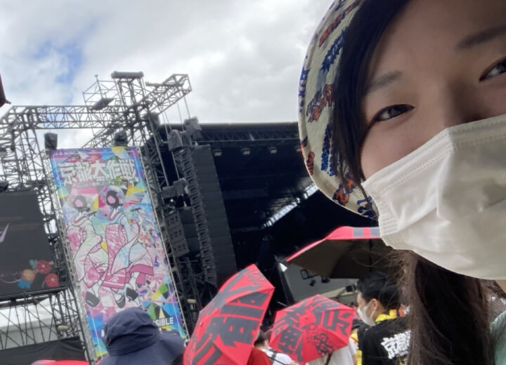 ライブやフェスまわりも尾村先輩のライフワーク！日々のストレスを大声で発散。