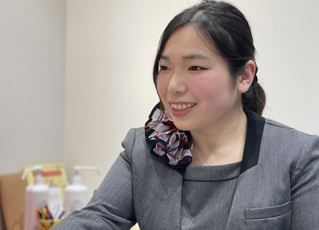 入社10年の尾村先輩は、ソフトバンクショップの大ベテラン！後輩にもお客様にも頼もしい存在です。